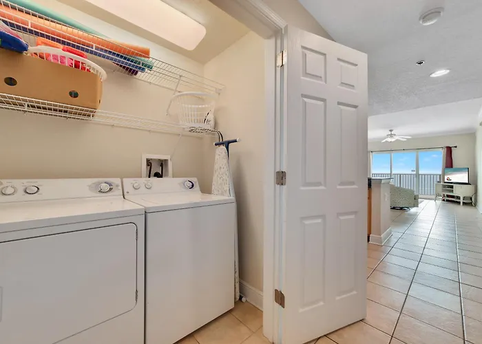 Newly Updated Furniture! | Outdoor Pool | Hot Tub | Sauna | Beachball Properties Holiday home Gulf Shores