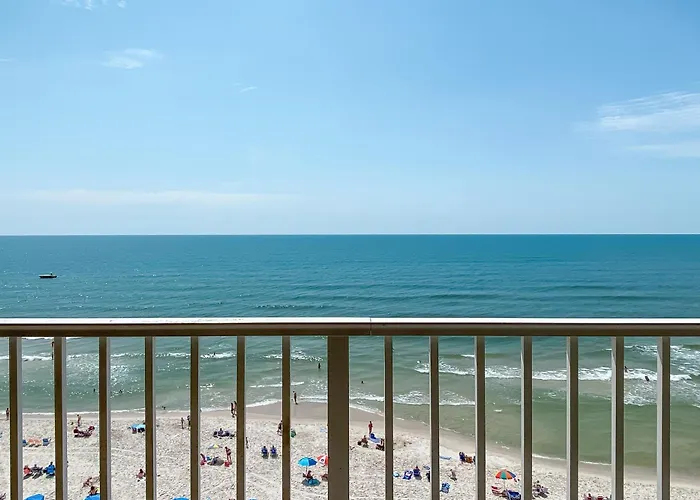 Newly Updated Furniture! | Outdoor Pool | Hot Tub | Sauna | Beachball Properties Holiday home